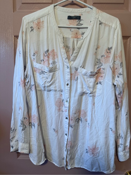 Denver Hayes Tops - Denver Hayes Floral Button-Up Blouse in Cream & Blush